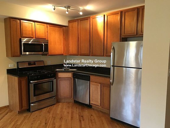 3rd image of 1128 E Hyde Park Blvd