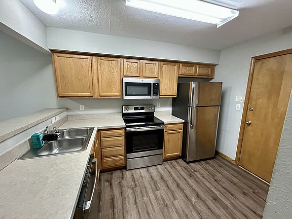 4th image of 1500 E 24th St APT E1