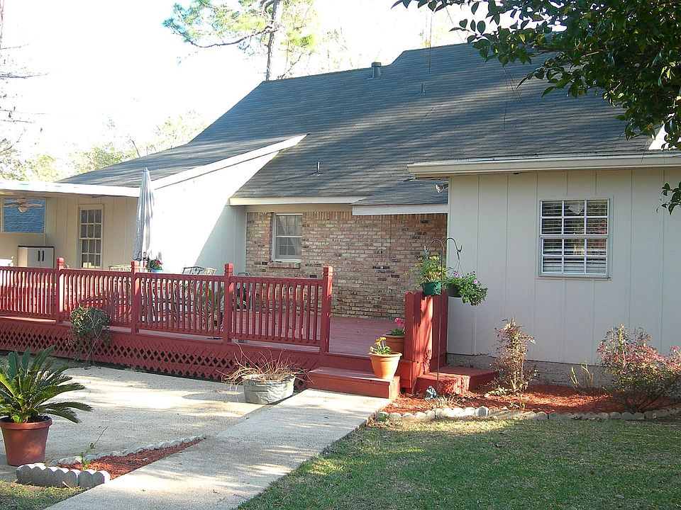 Back yard, deck, hot tub