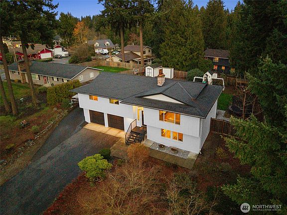3rd image of 2907 86th Avenue E
