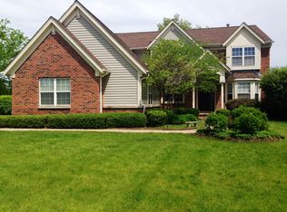 401 Inverness Dr, Gurnee, IL 60031