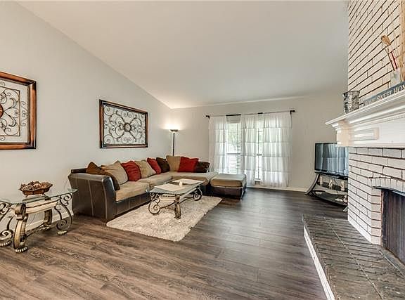 4th image of 1009 Longhorn Dr