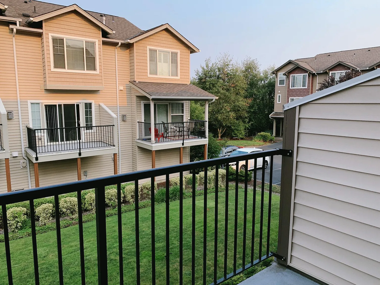 2 bed, 2.5 bath, 1129 sqft, $2,100 — Photo 4