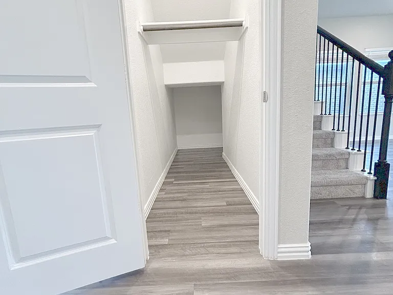 212 Stonebrook Trl — Photo 6