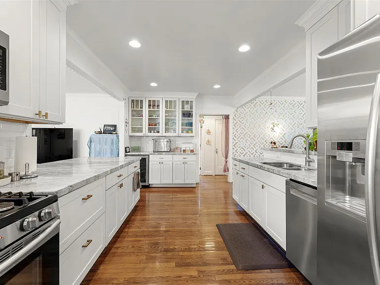 817 Gale St — Photo 14