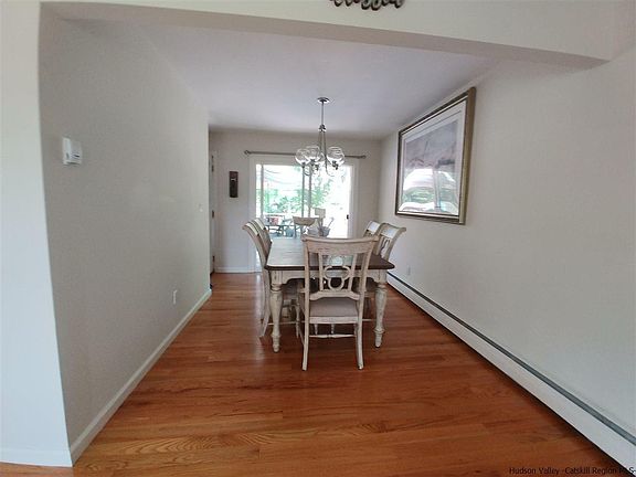 3rd image of 12 Blue Hills Dr