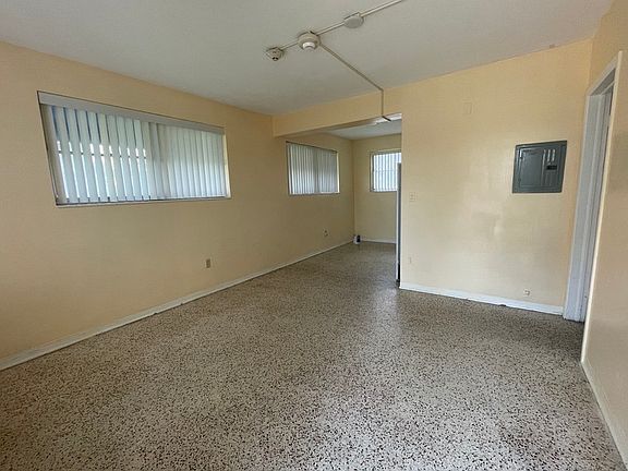 3rd image of 1605 NE 126th St #504