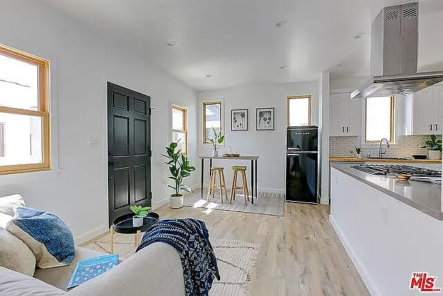 1 bed, 490 sqft, $2,195 — Photo 3