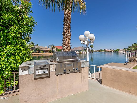 3rd image of 1710 E QUEEN PALM Drive