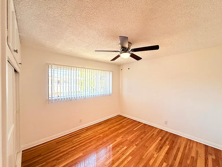 953 Wilcox Ave — Photo 10
