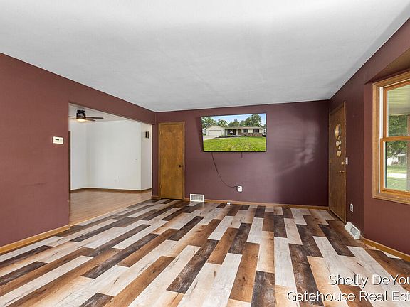 4th image of 3078 Paris Park Dr SE