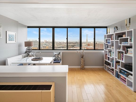 2nd image of 8 Whittier Pl APT 16B