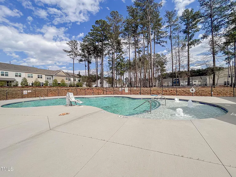 6027 Beale Loop — Photo 15