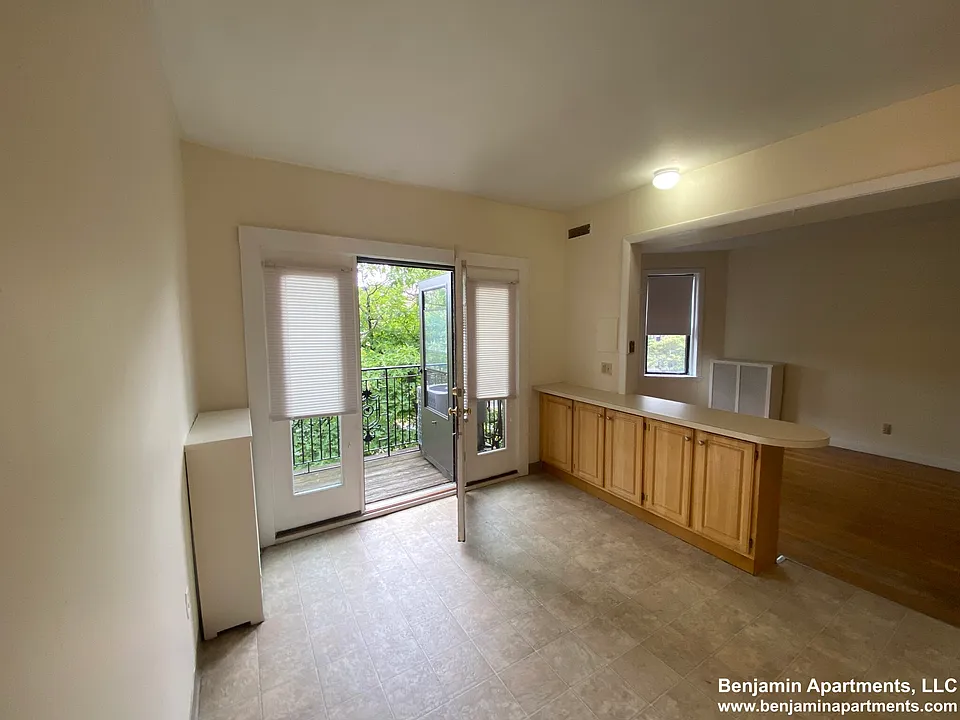 1137 Commonwealth Ave #6