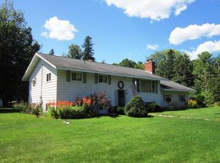 101 Surrey Ln, Marquette, MI 49855