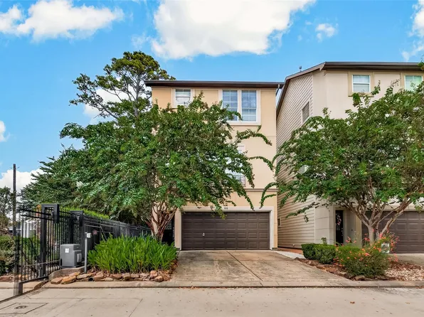 888 Fisher St, Houston, TX 77018