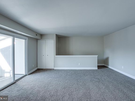 4th image of 275 Green St APT 4G7