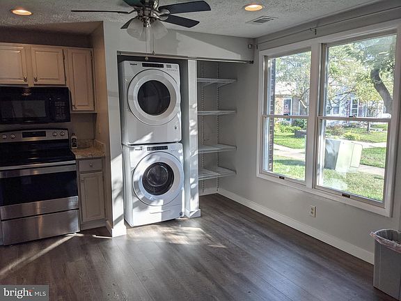 4th image of 120 Sandalwood Ct