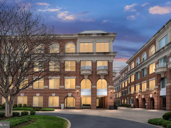 625 Slaters Ln #404, Alexandria, VA 22314