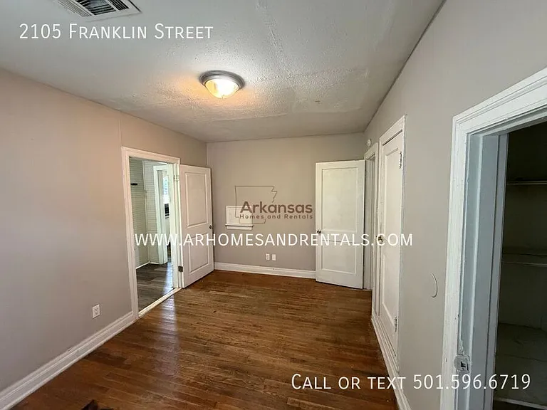2105 Franklin St — Photo 7