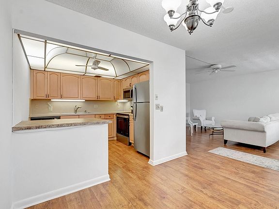 5th image of 267 Wellington J #267