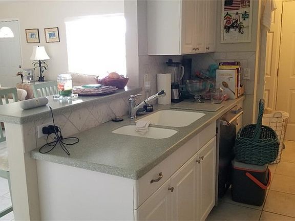 5th image of 414 SW 43rd St