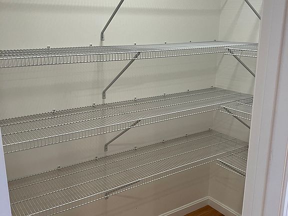 3rd image of 27 Norfolk St