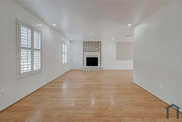 5 bed, 2380 sqft, $2,300 — Photo 4