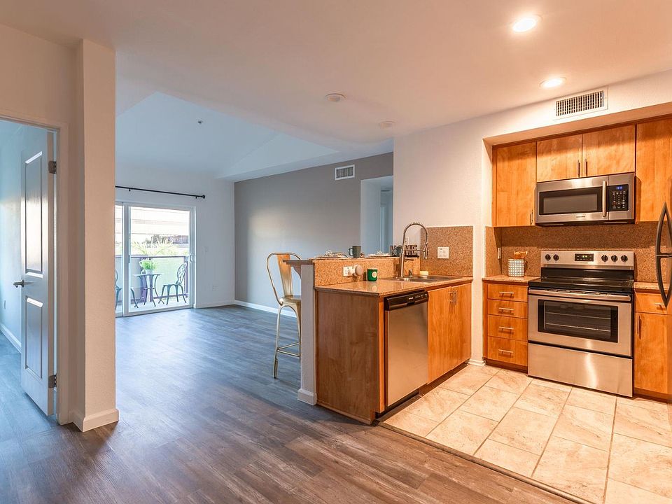 1st image of 3400 Cahuenga Blvd W APT 213