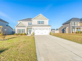 1633 Seattle Slew Ln, Hope Mills, NC 28348
