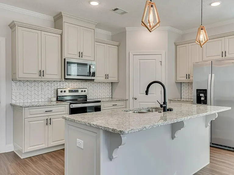 540 Vinings Dr — Photo 19