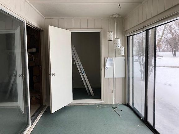 5th image of 2100 Country Club Dr Unit 8