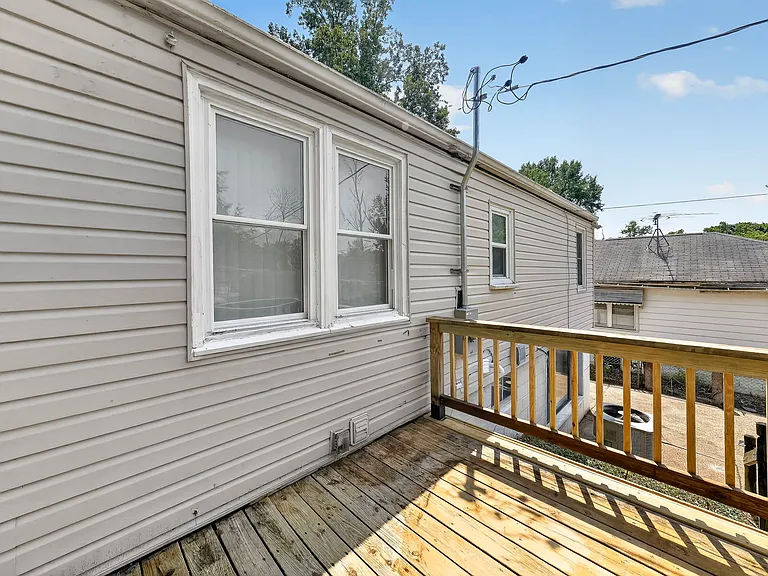 437 Warfield Ave — Photo 42