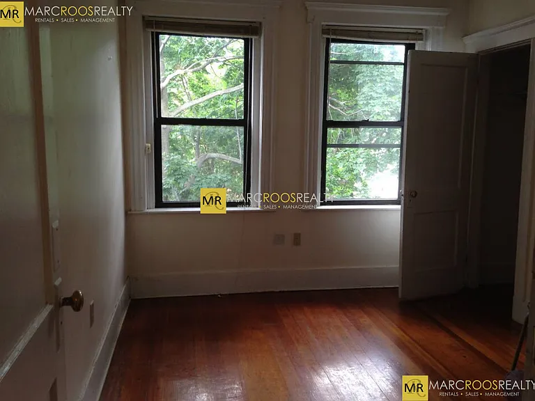 Central St — Photo 6