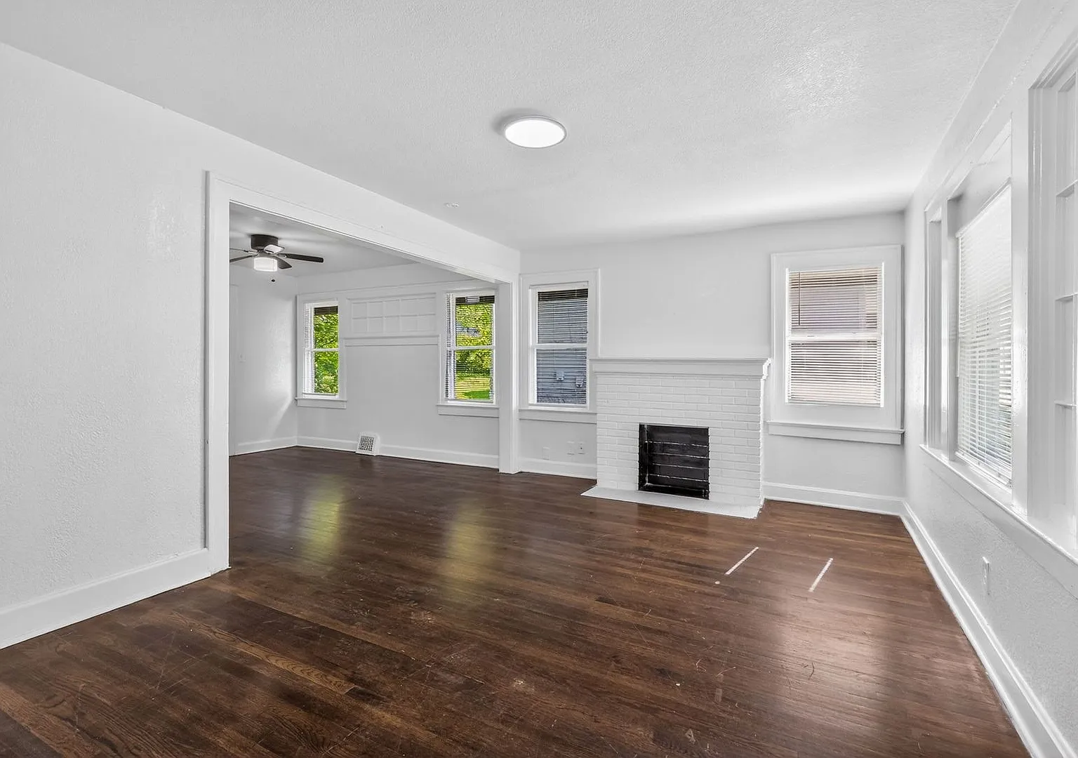 Charming 4-Bedroom Home Minutes from the Plaza & Brookside — Photo 3