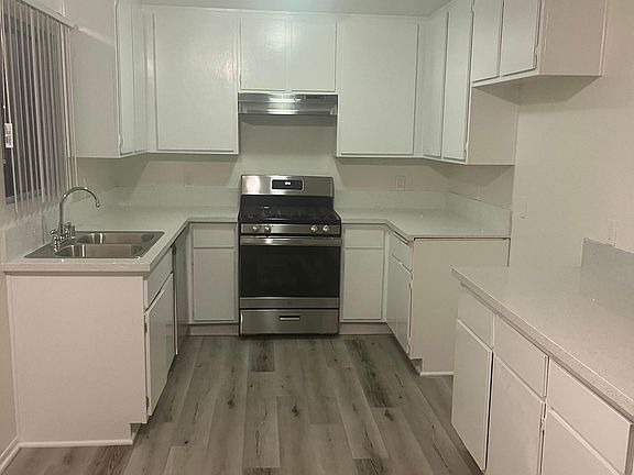 5th image of 14118 Cordary Ave APT 35