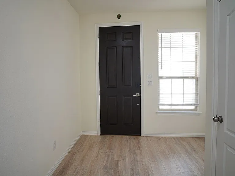 1432 Four Corner Ln — Photo 3