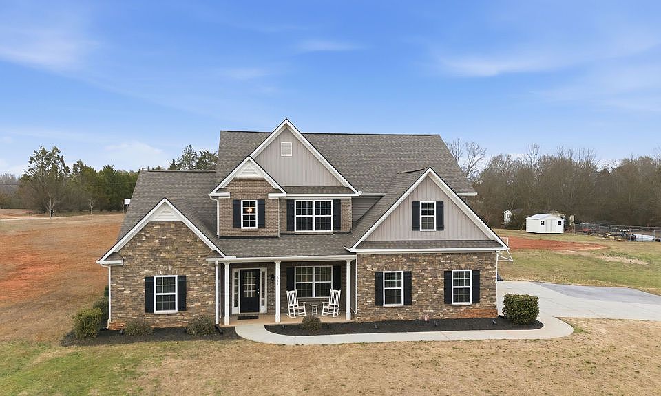 1st image of 511 Cromer Rd