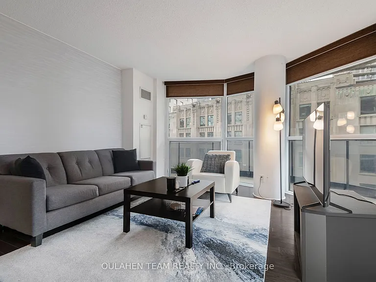 21 Carlton St #1105 — Photo 7