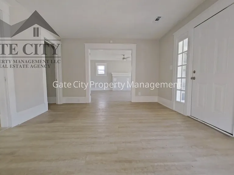 1105 Adams St — Photo 6