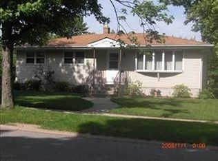 8448 White Oak Ave, Munster, IN 46321