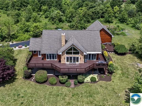 3353 Spring Valley Rd, Slatington, PA 18080