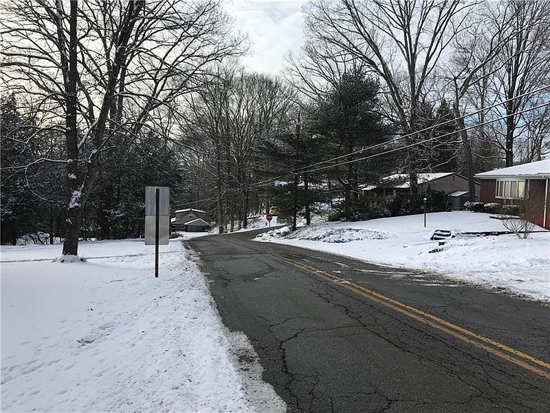 2nd image of 404 Home Dr