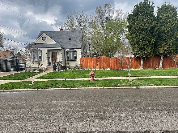 3rd image of 1072 Capitol Ave