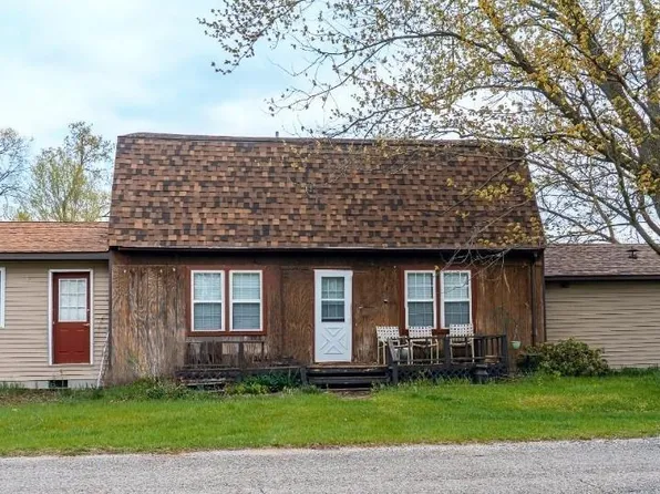 701 Clinton St, North Judson, IN 46366