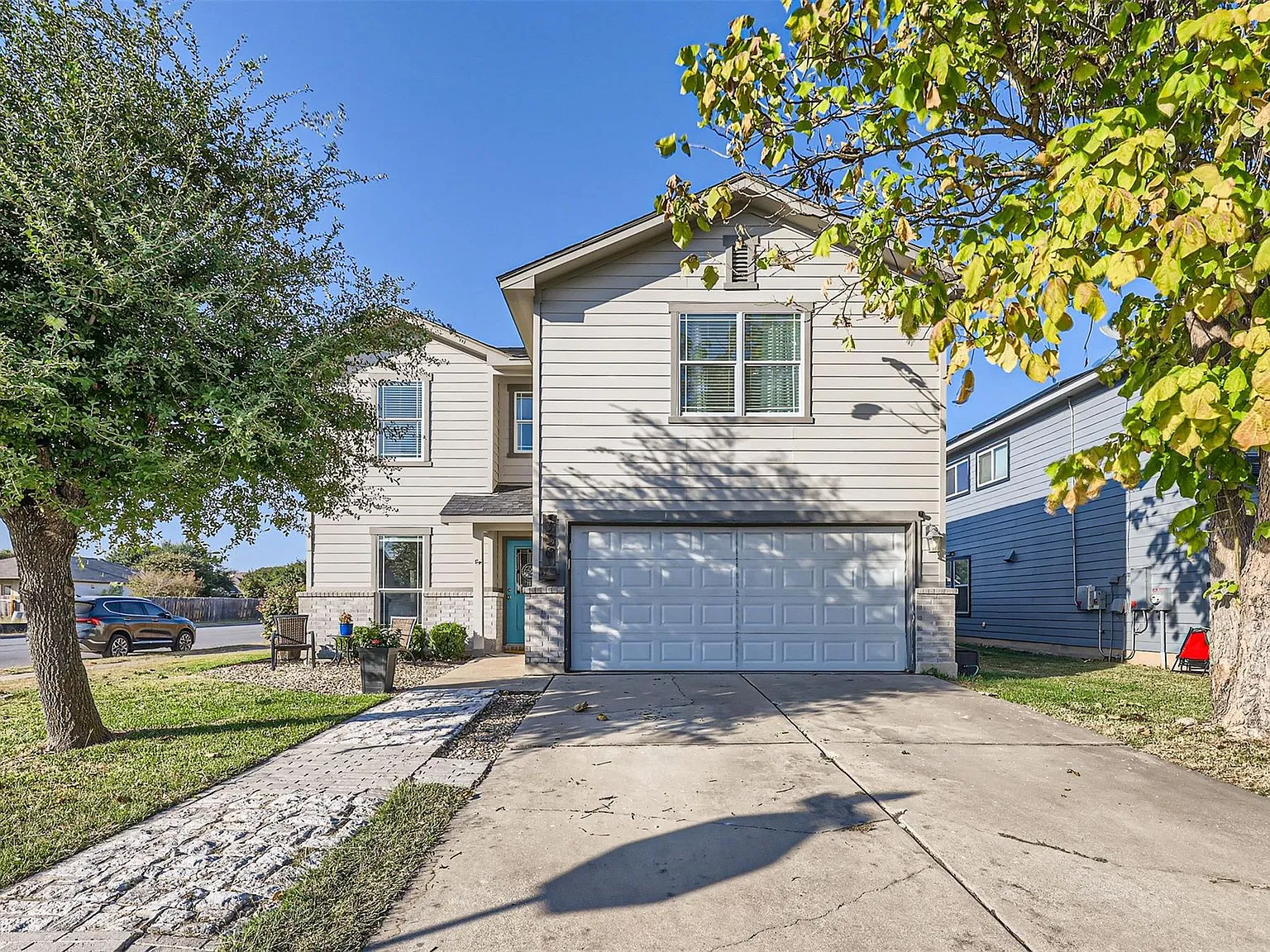 3 bed, 2.5 bath, 1888 sqft, $2,200 — Photo 3