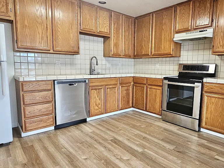 2310 Taraval St #2 — Photo 6