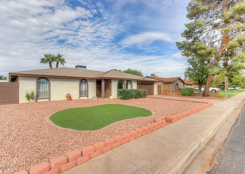 1st image of 2412 E Balboa Dr
