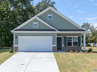 146 Lincoln Gray Cir, New Market, AL 35761