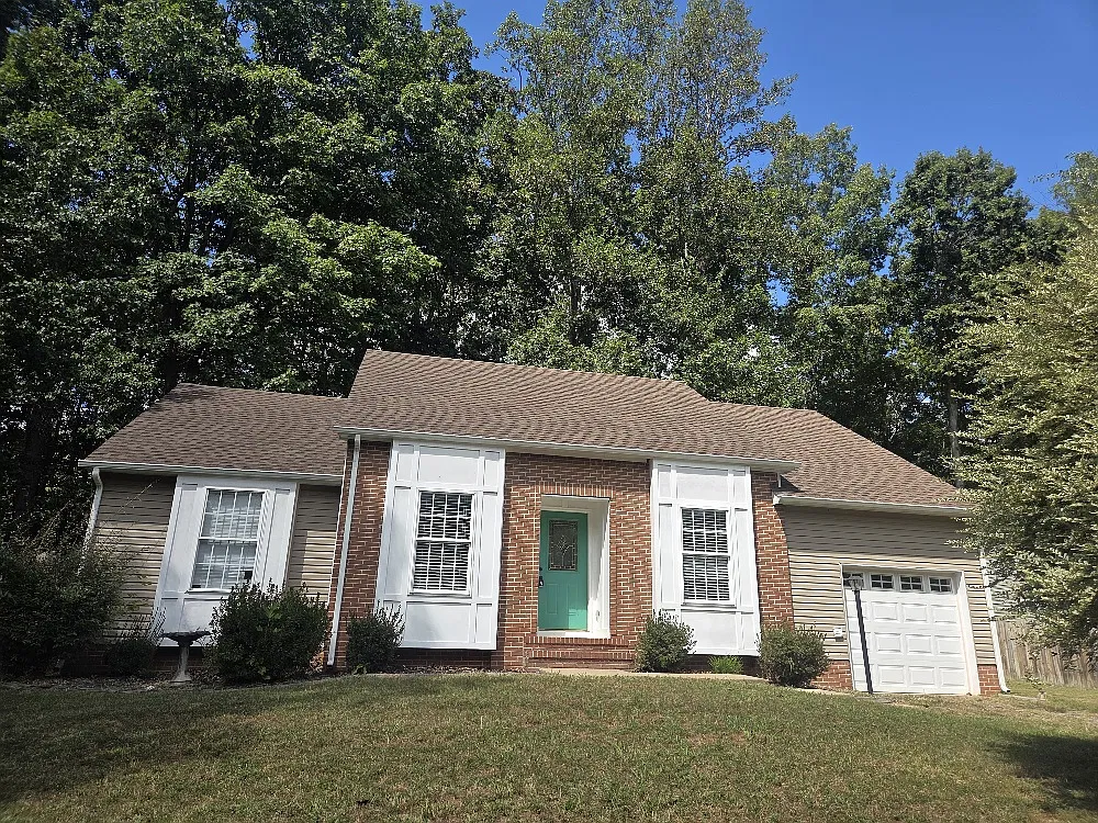 3 bed, 1252 sqft, $2,200 — Photo 2